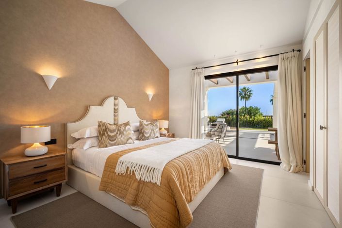 Image No.43-4 Bed Property for sale