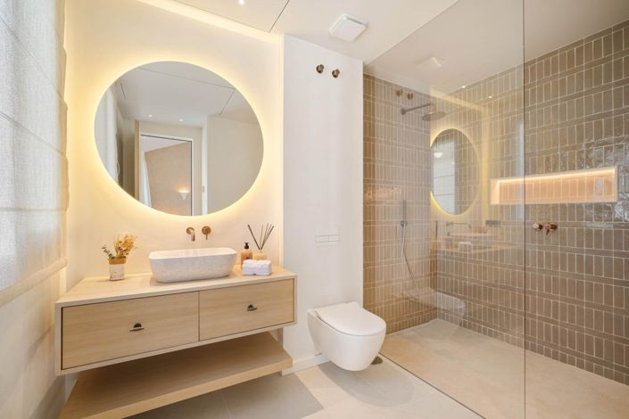 Image No.46-4 Bed Property for sale