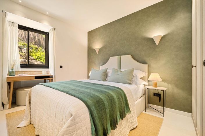 Image No.55-4 Bed Property for sale