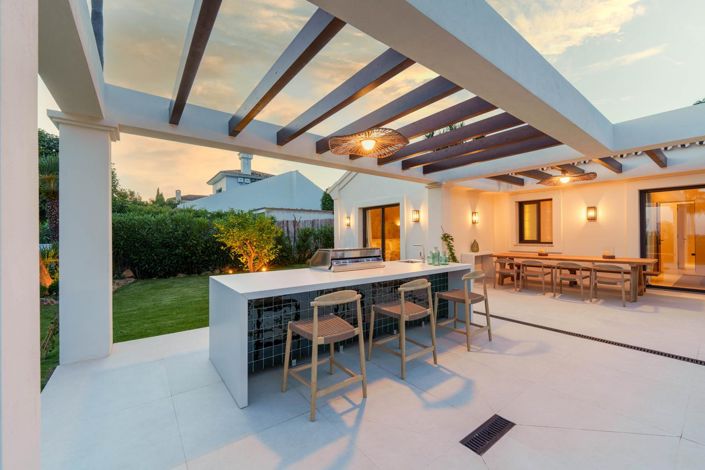 Image No.8-4 Bed Property for sale