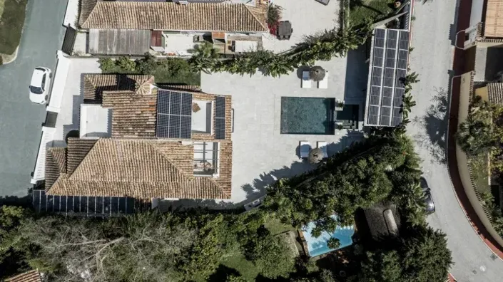 Image No.27-6 Bed Property for sale