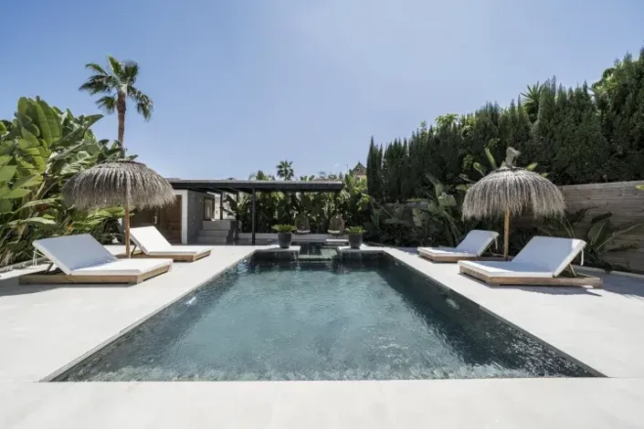 Image No.7-6 Bed Property for sale