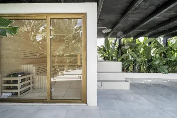 Image No.9-6 Bed Property for sale