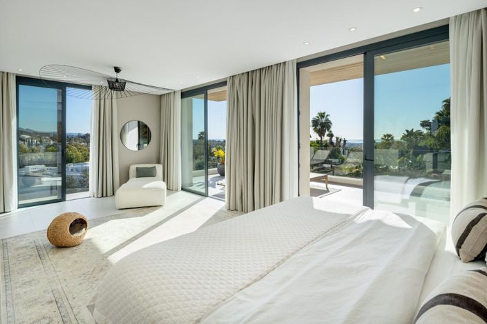 Image No.25-5 Bed Property for sale