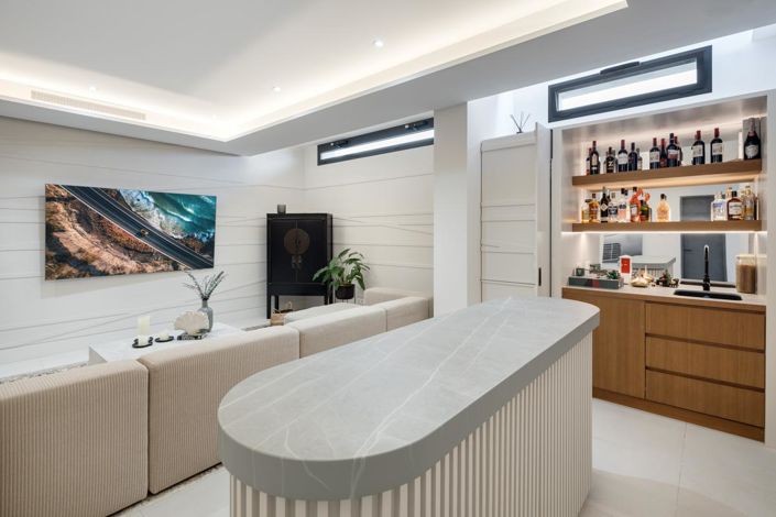 Image No.6-5 Bed Property for sale