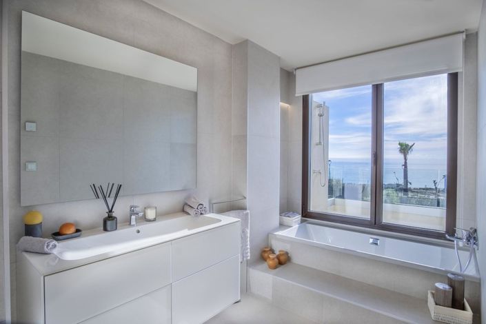 Image No.21-4 Bed Property for sale