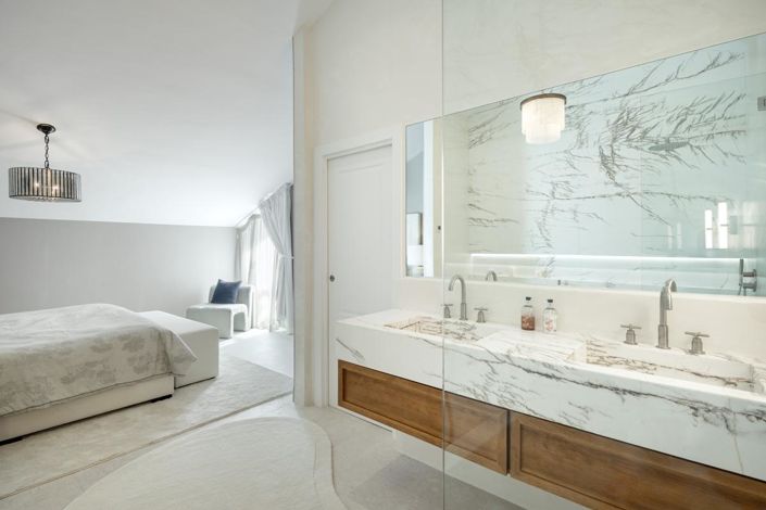 Image No.18-5 Bed Property for sale