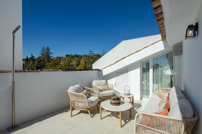 Image No.25-5 Bed Property for sale