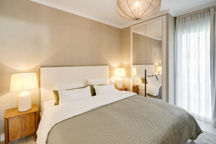 Image No.9-5 Bed Property for sale