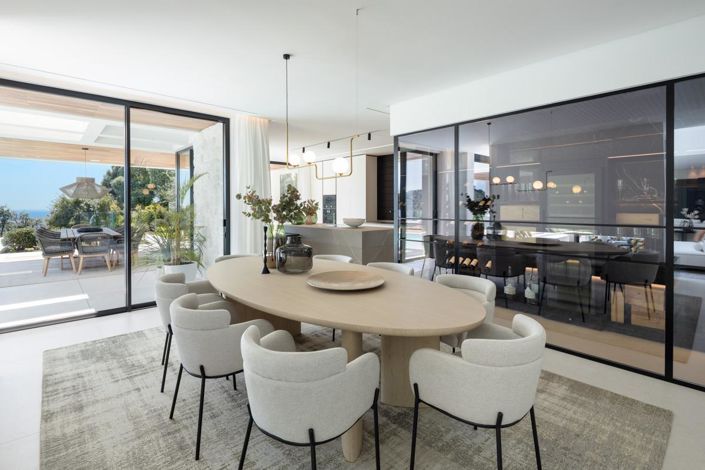 Image No.11-6 Bed Property for sale