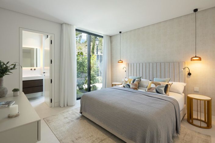 Image No.19-6 Bed Property for sale