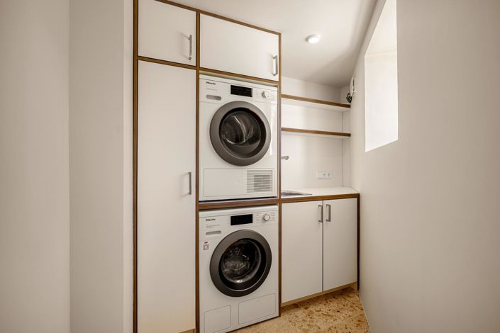 Image No.19-4 Bed Property for sale