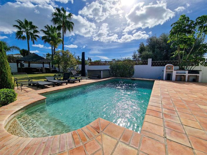 Image No.11-6 Bed Property for sale