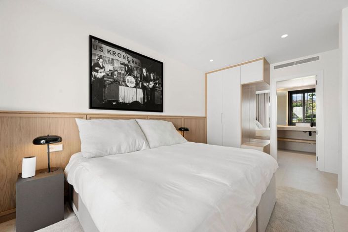 Image No.18-3 Bed Property for sale