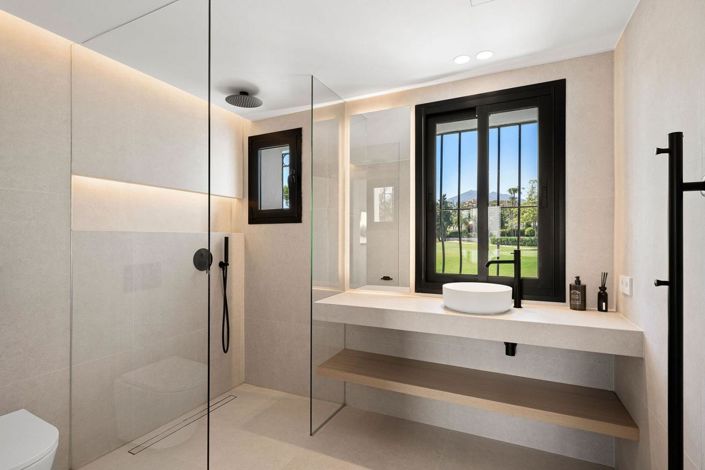 Image No.21-3 Bed Property for sale