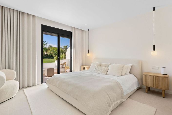 Image No.26-3 Bed Property for sale