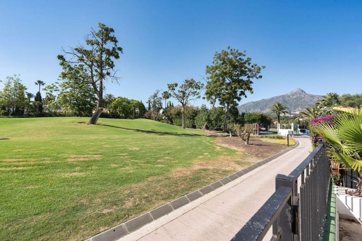 Image No.32-3 Bed Property for sale