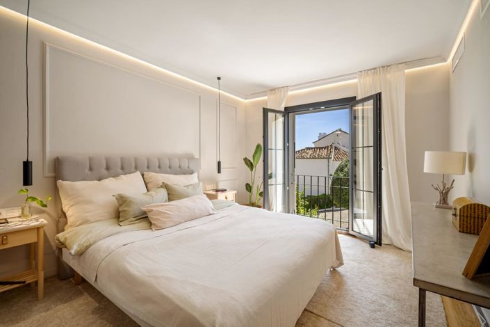 Image No.13-4 Bed Property for sale