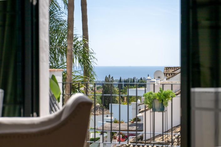 Image No.16-4 Bed Property for sale