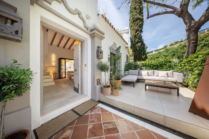 Image No.2-4 Bed Property for sale