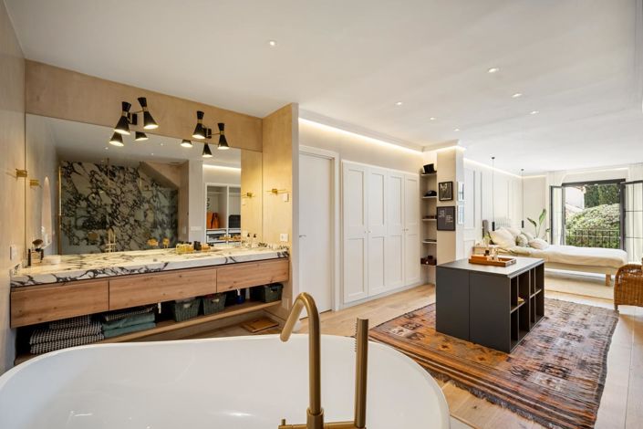 Image No.20-4 Bed Property for sale