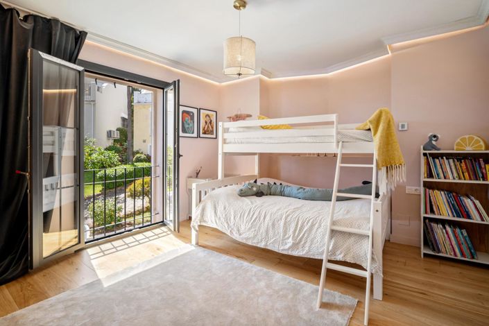 Image No.23-4 Bed Property for sale