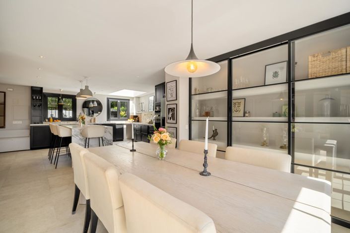 Image No.27-4 Bed Property for sale