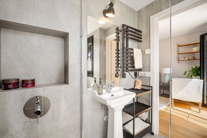 Image No.28-4 Bed Property for sale