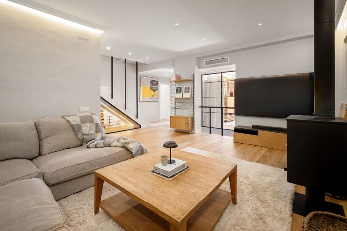 Image No.6-4 Bed Property for sale