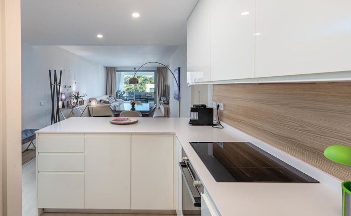 Image No.11-2 Bed Property for sale