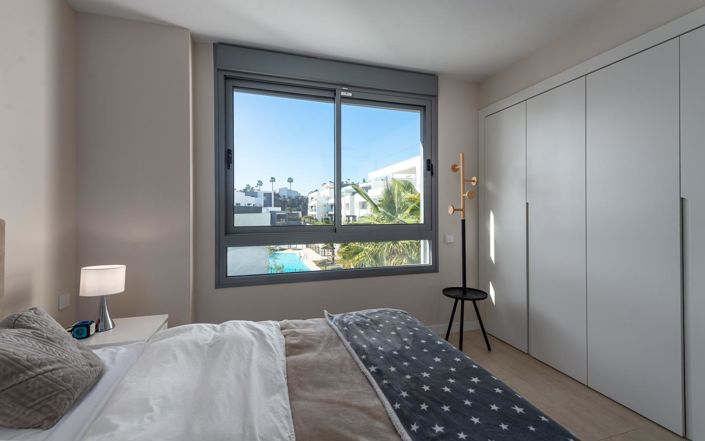 Image No.17-2 Bed Property for sale