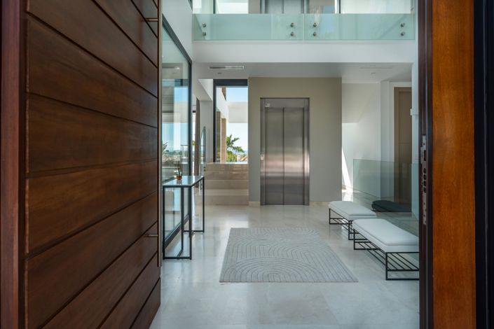 Image No.11-5 Bed Property for sale