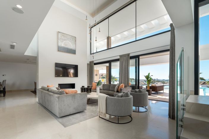 Image No.13-5 Bed Property for sale