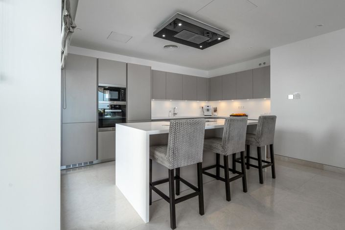 Image No.15-5 Bed Property for sale