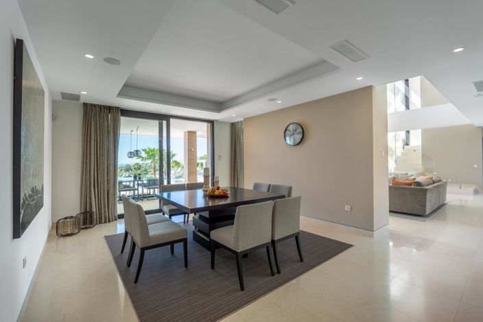 Image No.18-5 Bed Property for sale