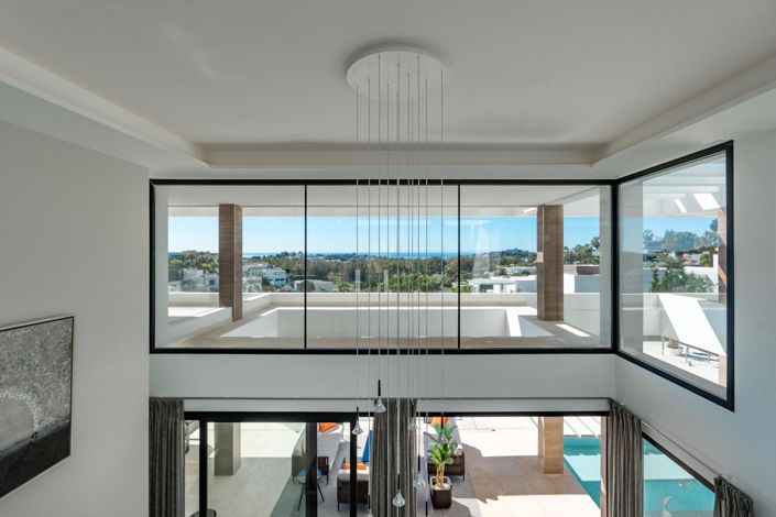 Image No.20-5 Bed Property for sale