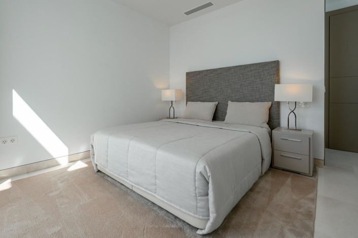 Image No.21-5 Bed Property for sale