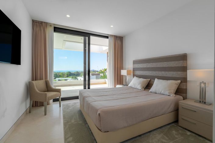 Image No.23-5 Bed Property for sale