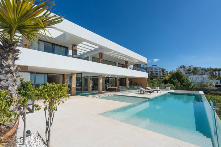 Image No.3-5 Bed Property for sale