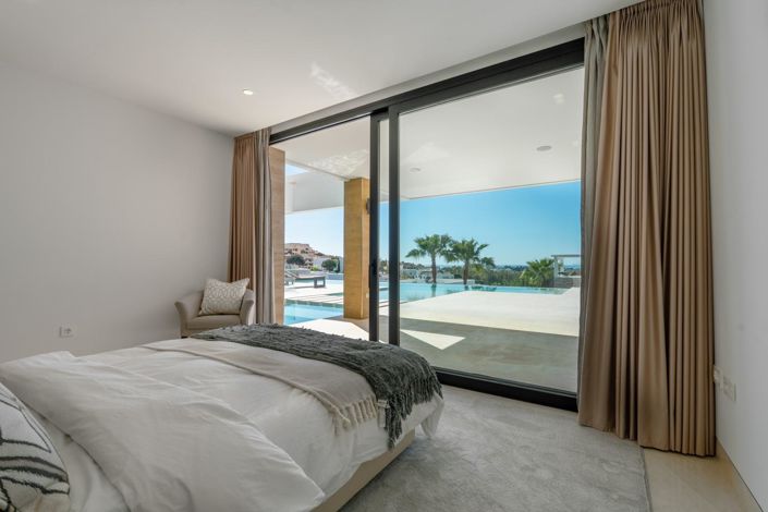 Image No.36-5 Bed Property for sale