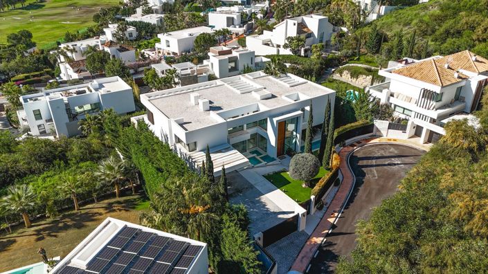 Image No.4-5 Bed Property for sale