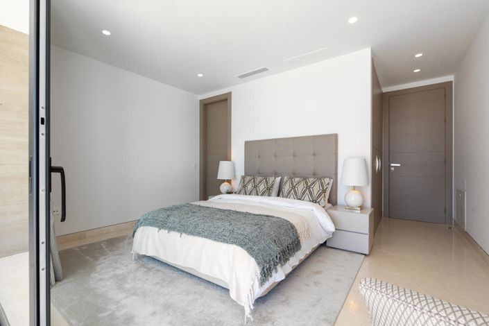 Image No.41-5 Bed Property for sale