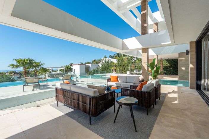 Image No.44-5 Bed Property for sale