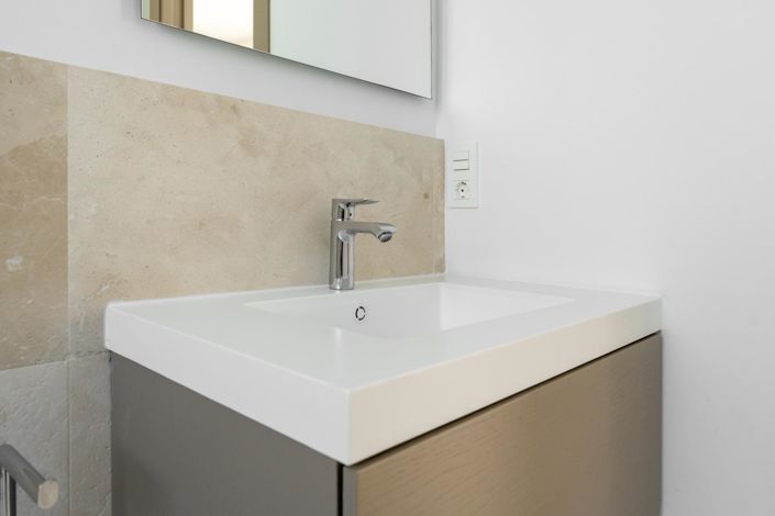 Image No.45-5 Bed Property for sale