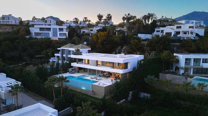 Image No.47-5 Bed Property for sale