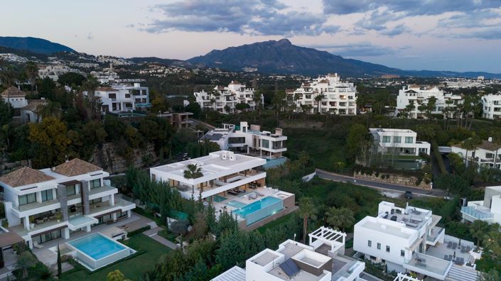 Image No.6-5 Bed Property for sale