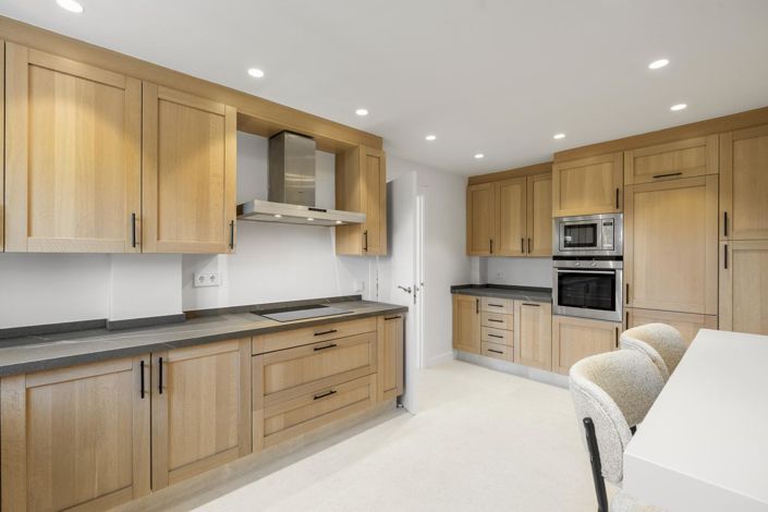 Image No.13-4 Bed Property for sale