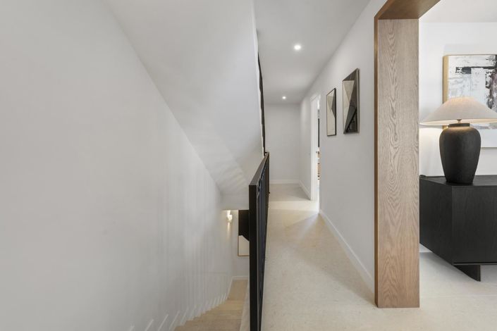 Image No.16-4 Bed Property for sale