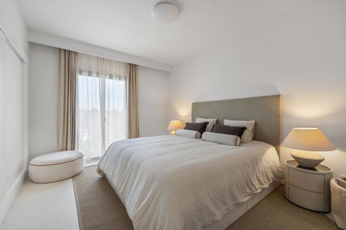 Image No.21-4 Bed Property for sale