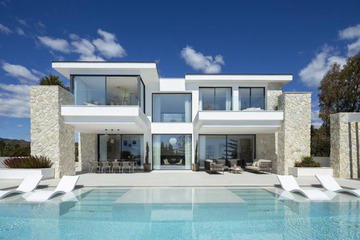 Image No.21-5 Bed Property for sale